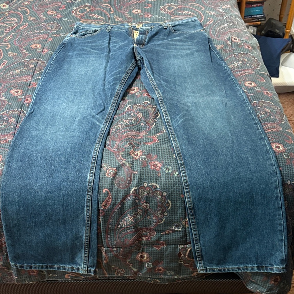 Wrangler Men's Relaxed Fit Blue Jeans